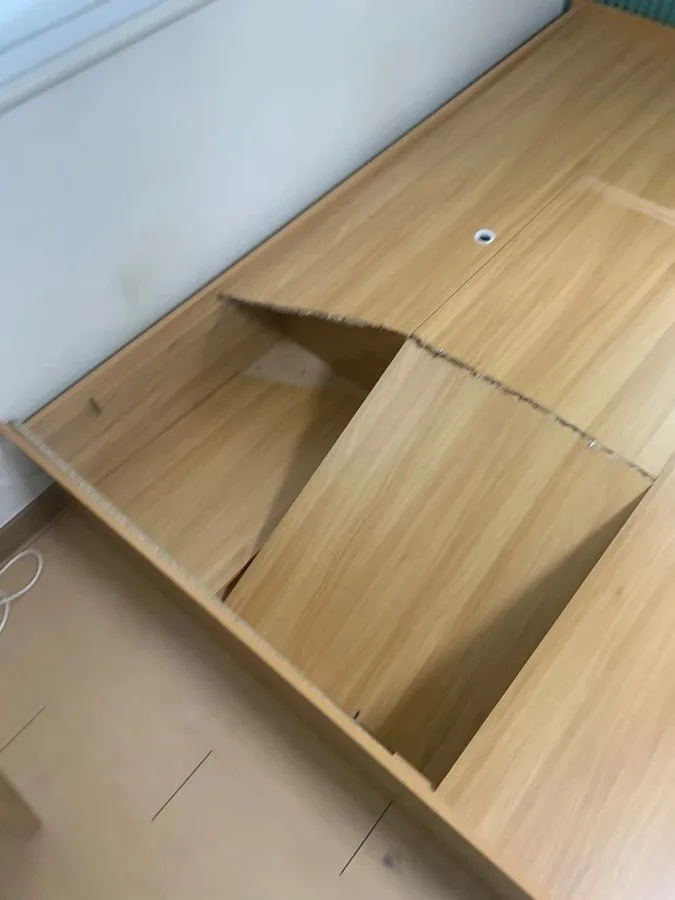 부천가구리폼 전 파손된 프레임 모서리