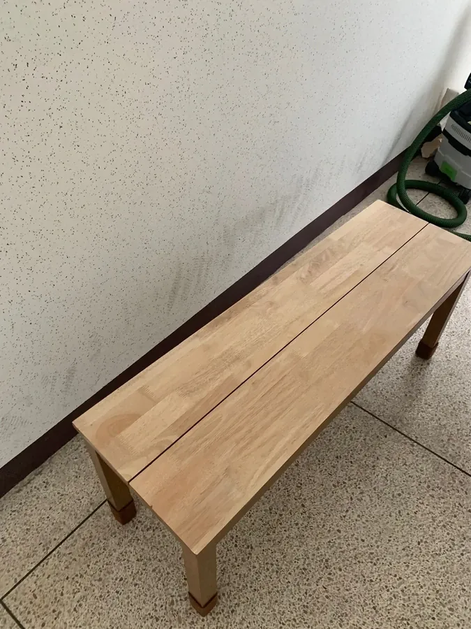 가구리폼이 필요한 원목 벤치