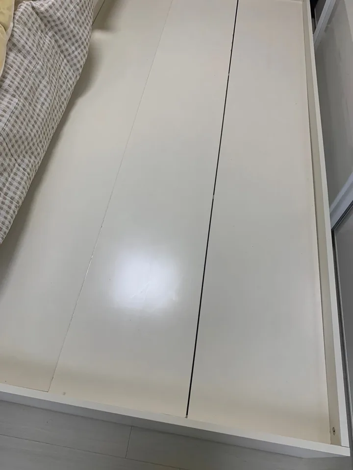 오래된가구리폼 작업 후 확인한 침대 하부 패널 마감선