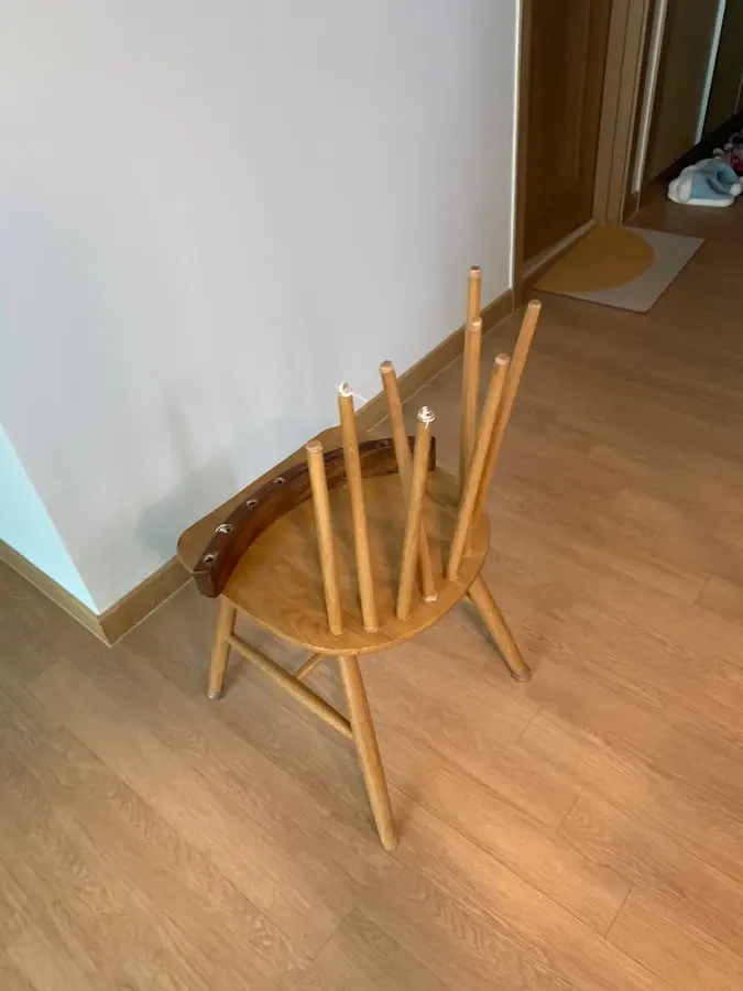 의자 다리 흔들림과 이음새 상태